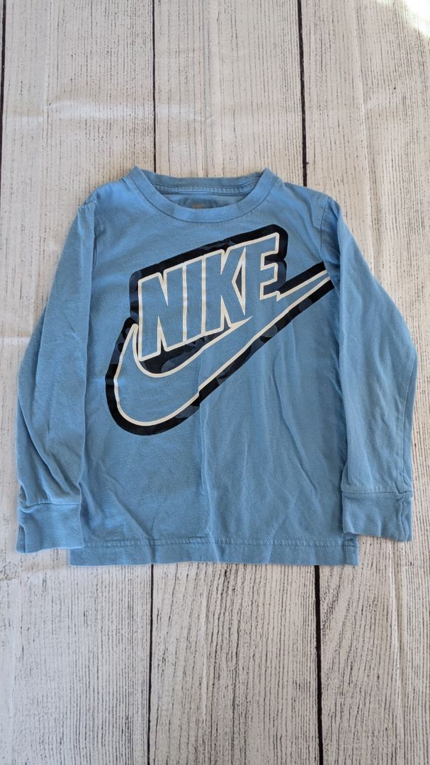 NIKE Long Sleeve - 4t