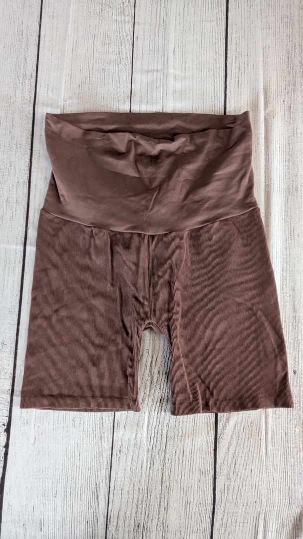 Ingrid+Isabel Maternity Biker Shorts - XL