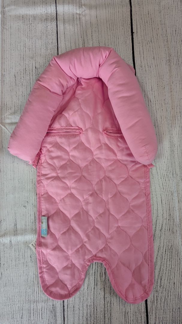 On the Goldbug Infant Car Seat Insert - NB