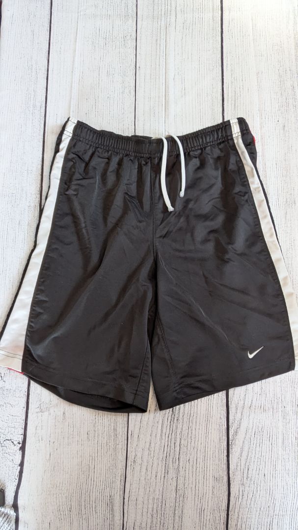 Nike Basketball Shorts - 12