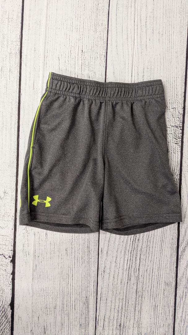 Under Armour Shorts - 4t