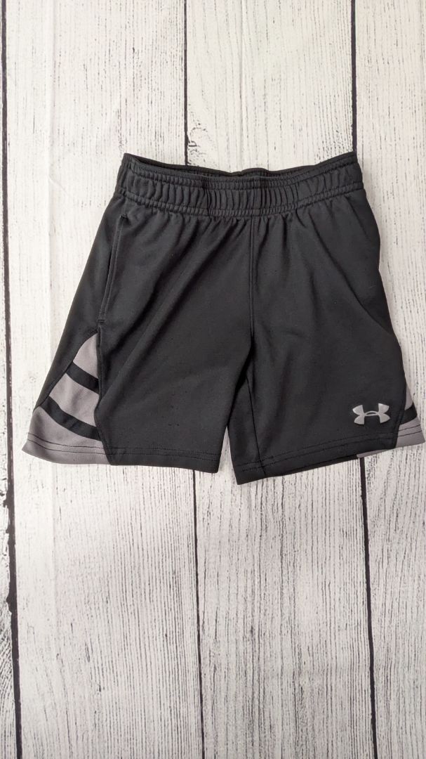 Under Armour Shorts - 4t