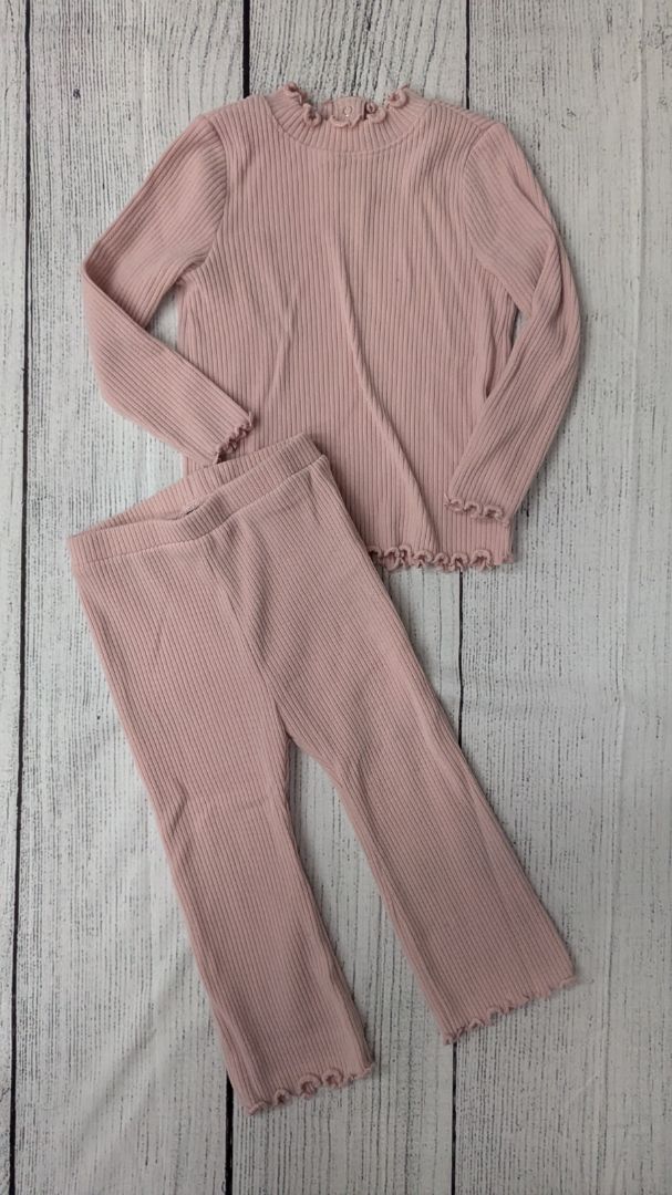 Old Navy Lettuce Trim Outfit - 24mo