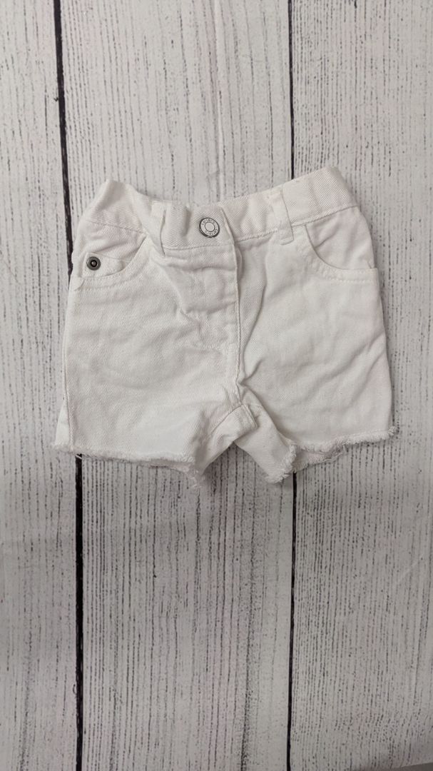 Carters Shorts - 9mo