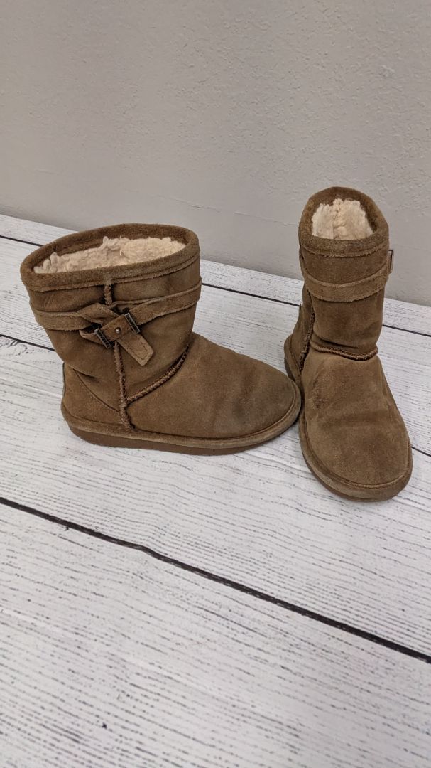 Bearpaw Boots - 11