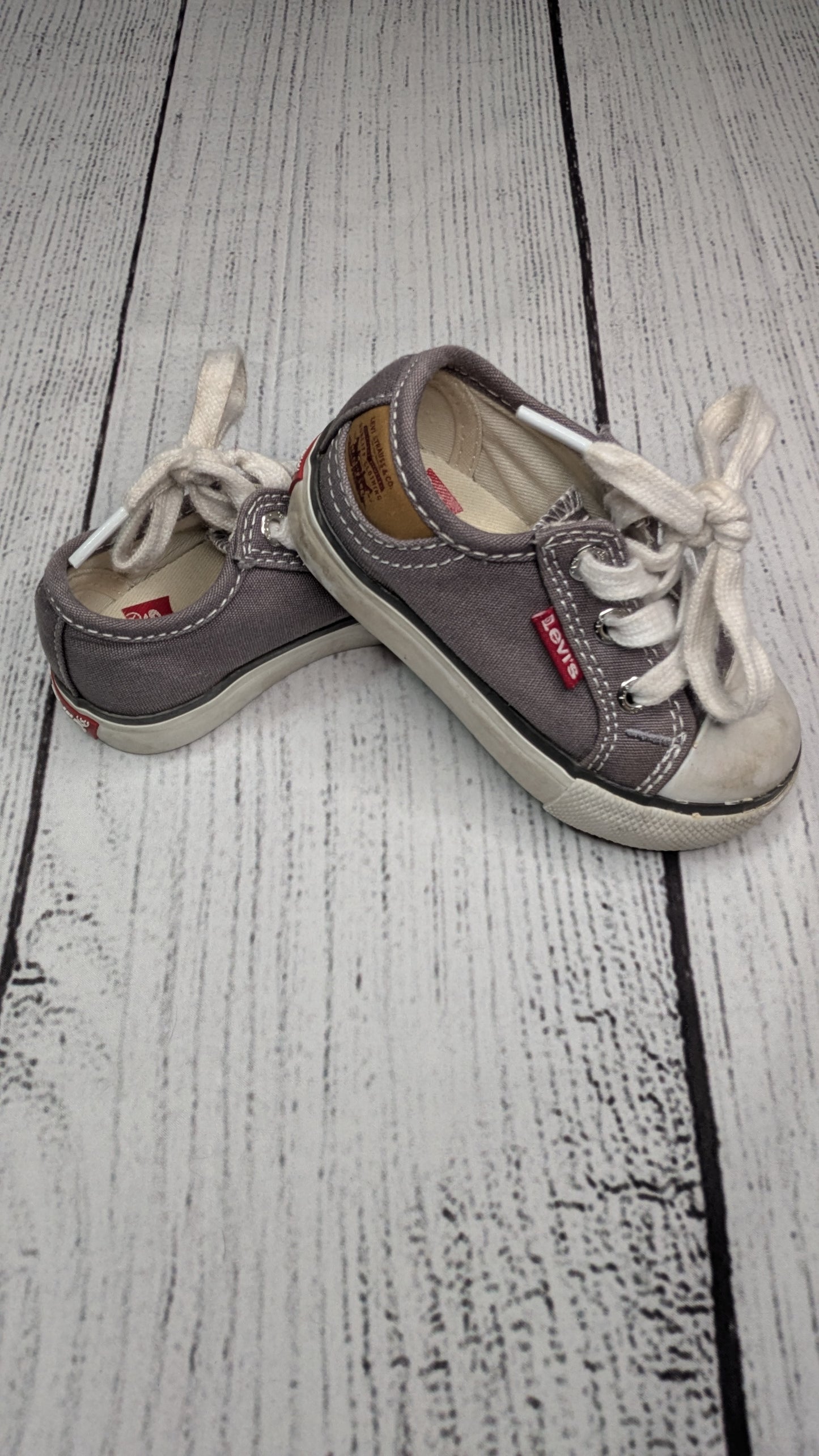 Levi's Canvas Sneakers - 5c