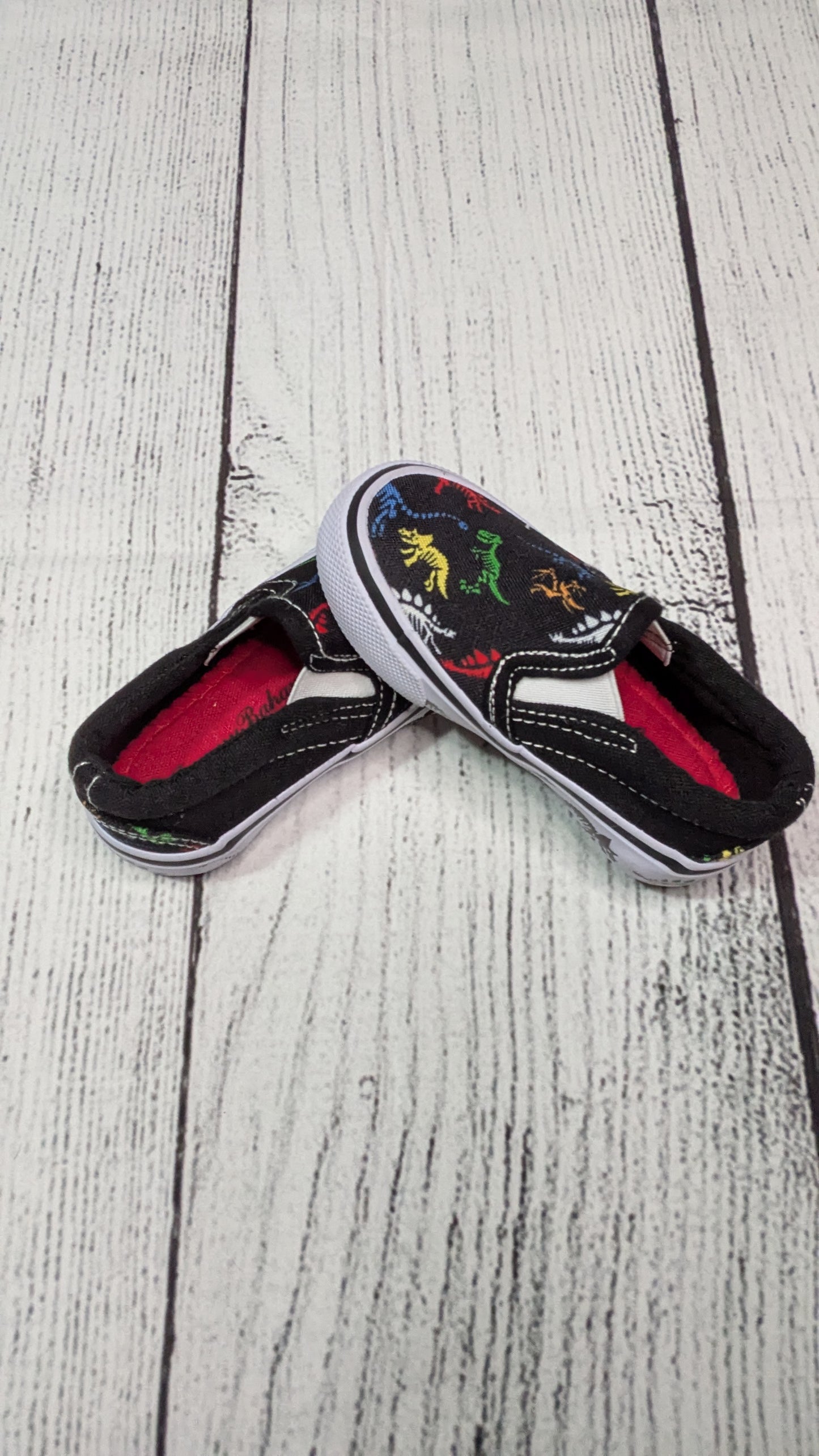 Tommy Bahama Dino Slip on Canvas Sneaker - 5