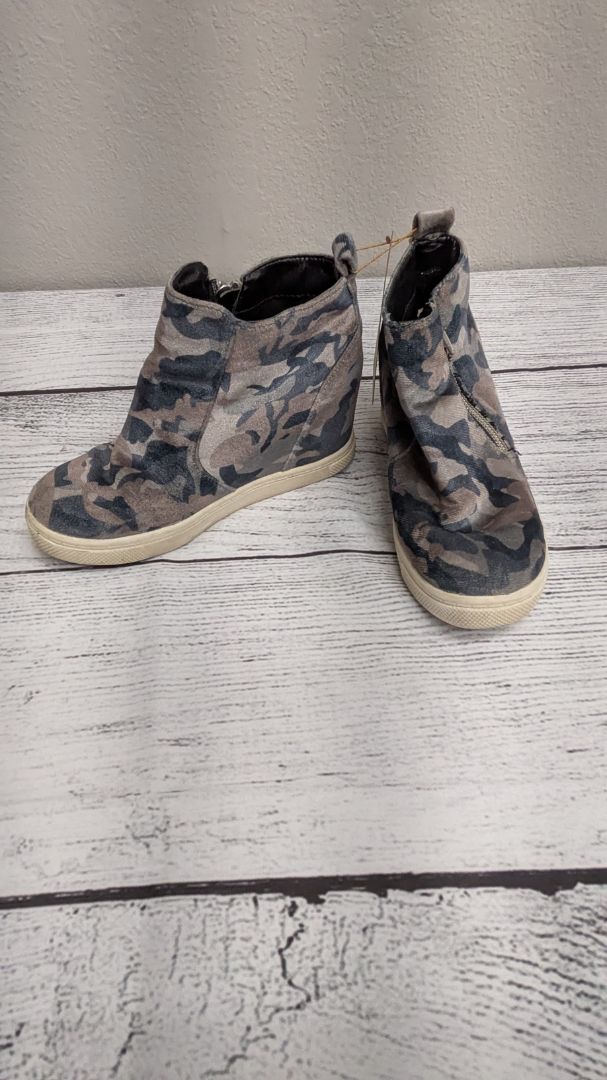 Boots - 13