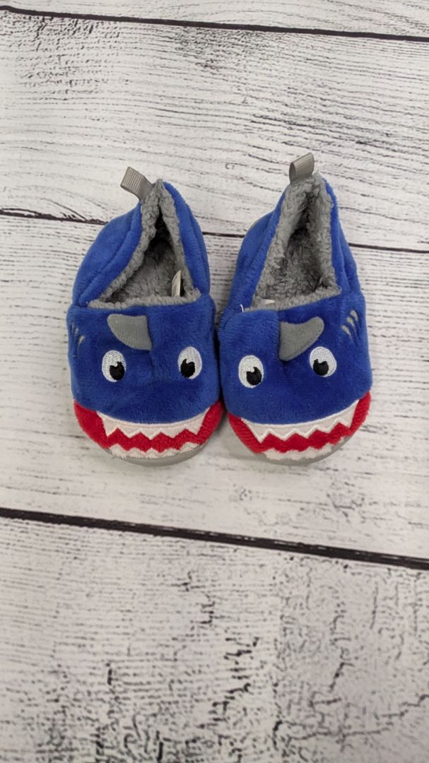 Wonder Nation Shark Slippers - 5