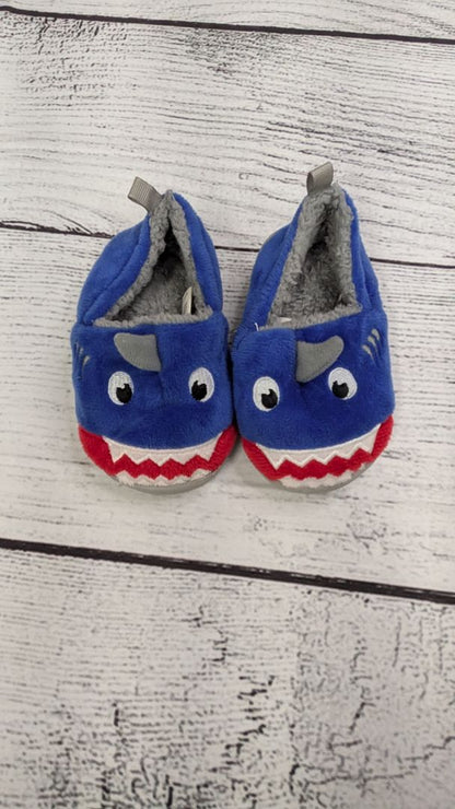 Wonder Nation Shark Slippers - 5