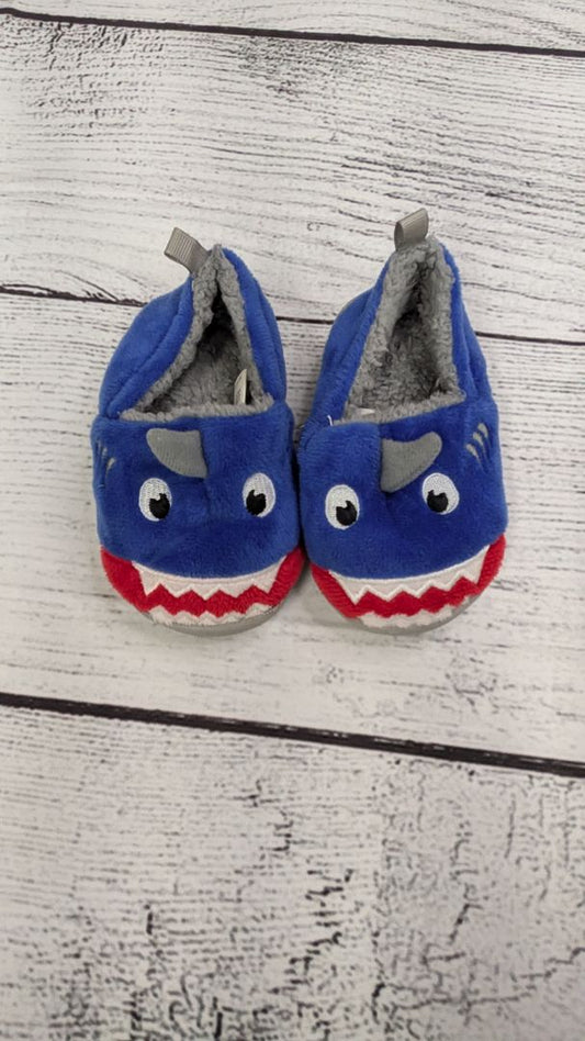 Wonder Nation Shark Slippers - 5