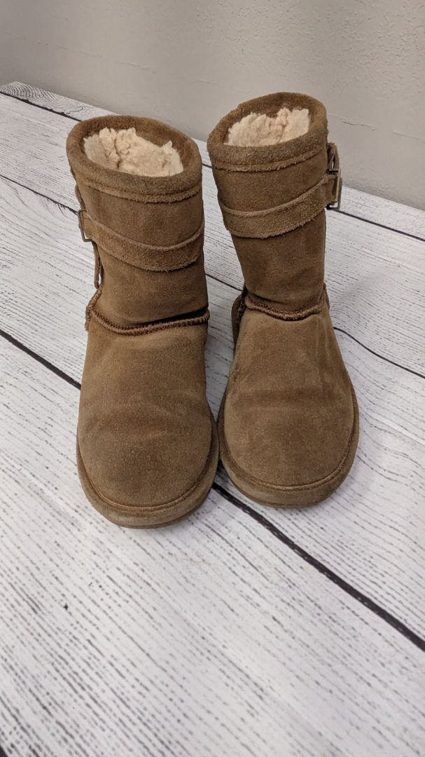 Bearpaw Boots - 11