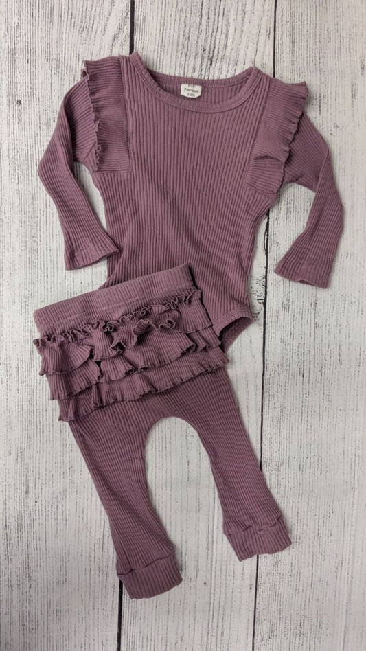 Full Famous Ruffle Outfit - 9mo